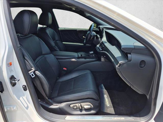 Used 2020 Lexus LS 500 w/ Accessory Package (Z2) RWD image 21