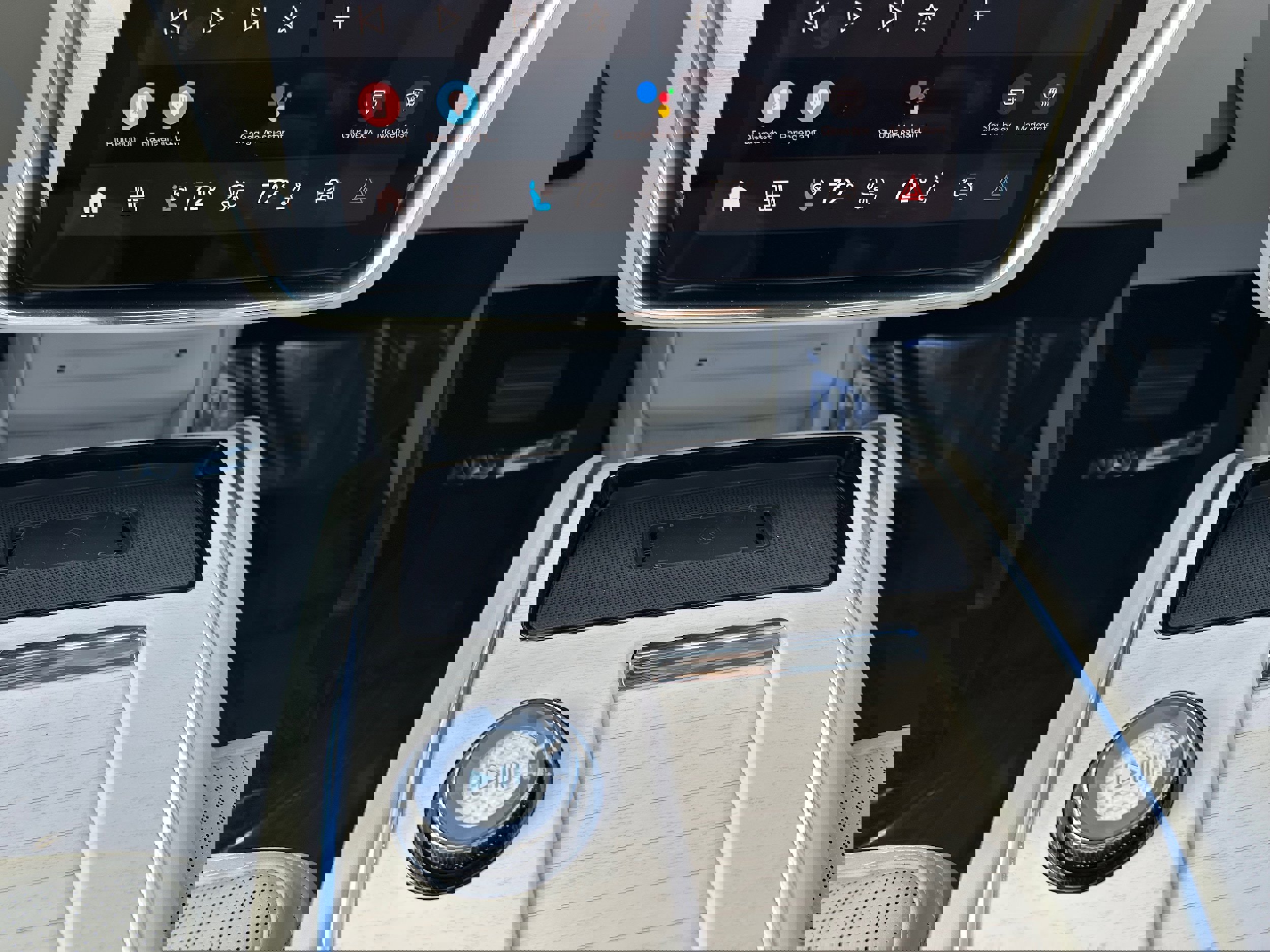 New 2025 Volvo EX90 Plus image 16