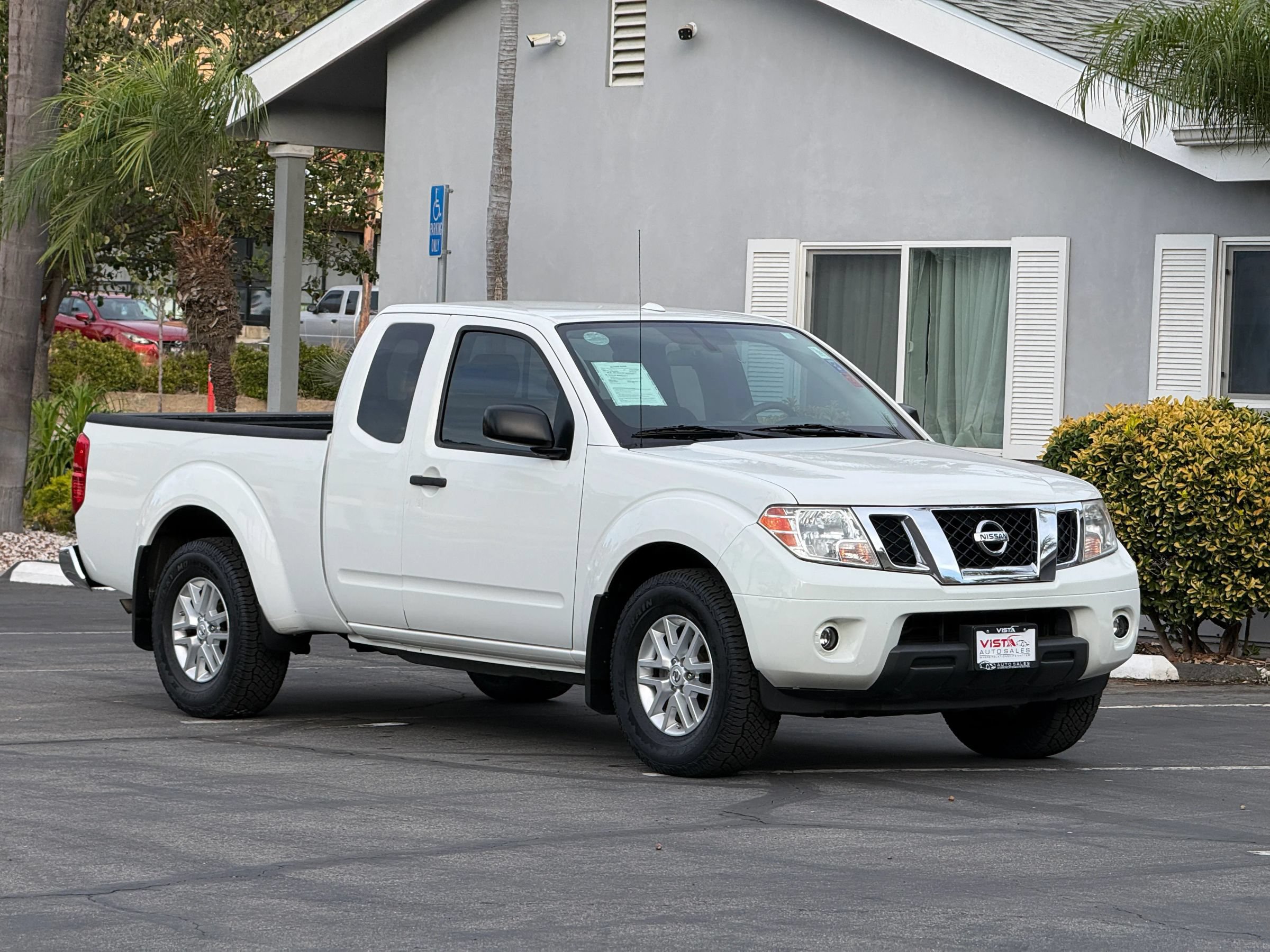 Used 2018 Nissan Frontier SV RWD image 7