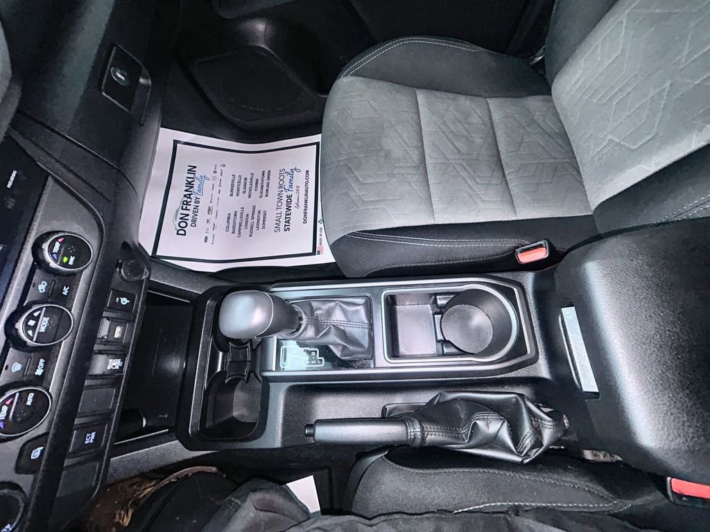Used 2022 Toyota Tacoma TRD Sport AWD/4WD image 25