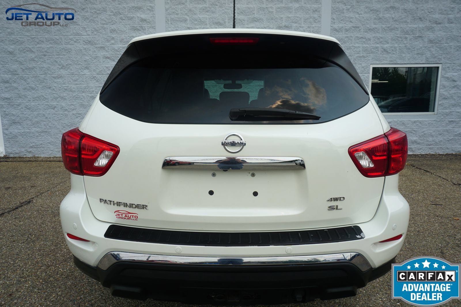 Used 2017 Nissan Pathfinder SL w/ Trailer Tow Package AWD/4WD image 15