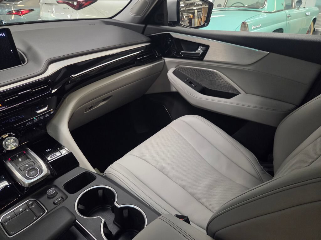 Certified 2023 Acura MDX w/ Technology Package AWD/4WD image 19