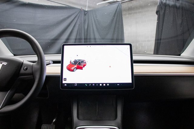 Used 2021 Tesla Model Y Long Range image 25