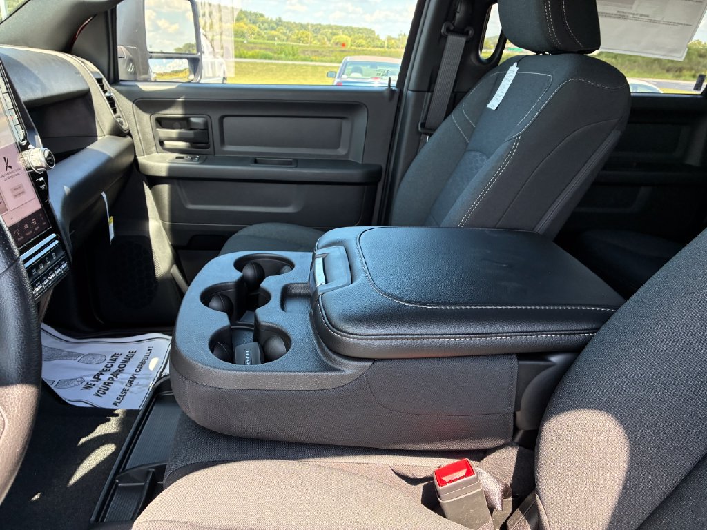 New 2026 RAM 3500 Tradesman AWD/4WD image 18