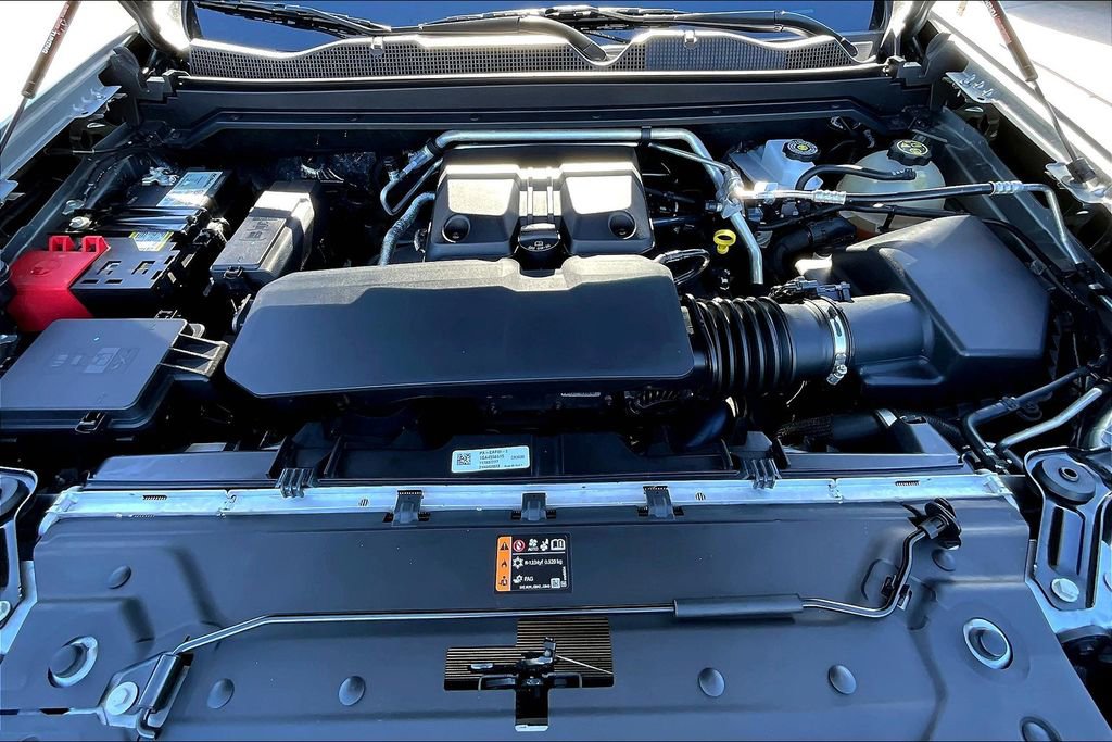 Used 2023 Chevrolet Colorado ZR2 w/ ZR2 Convenience Package III image 9