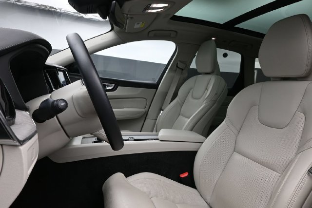 Used 2023 Volvo XC60 B6 Ultimate w/ Climate Package AWD/4WD image 10