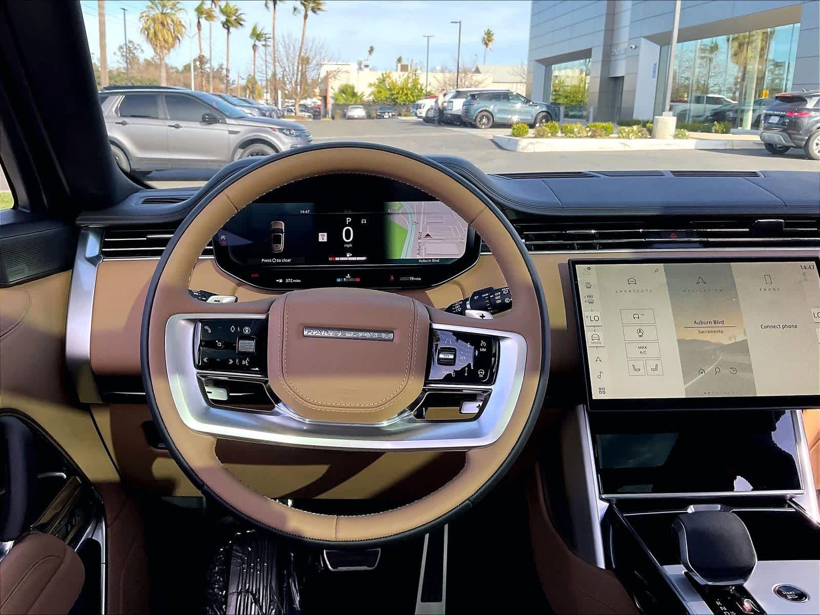 New 2025 Land Rover Range Rover Long Wheelbase SE AWD/4WD image 15