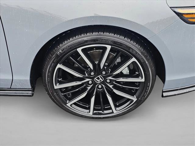 Used 2024 Honda Accord Touring image 9