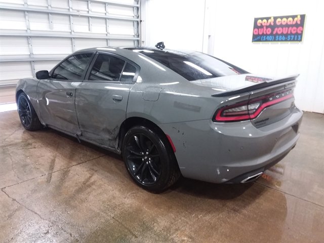 Used 2018 Dodge Charger R/T w/ Blacktop Package RWD image 3