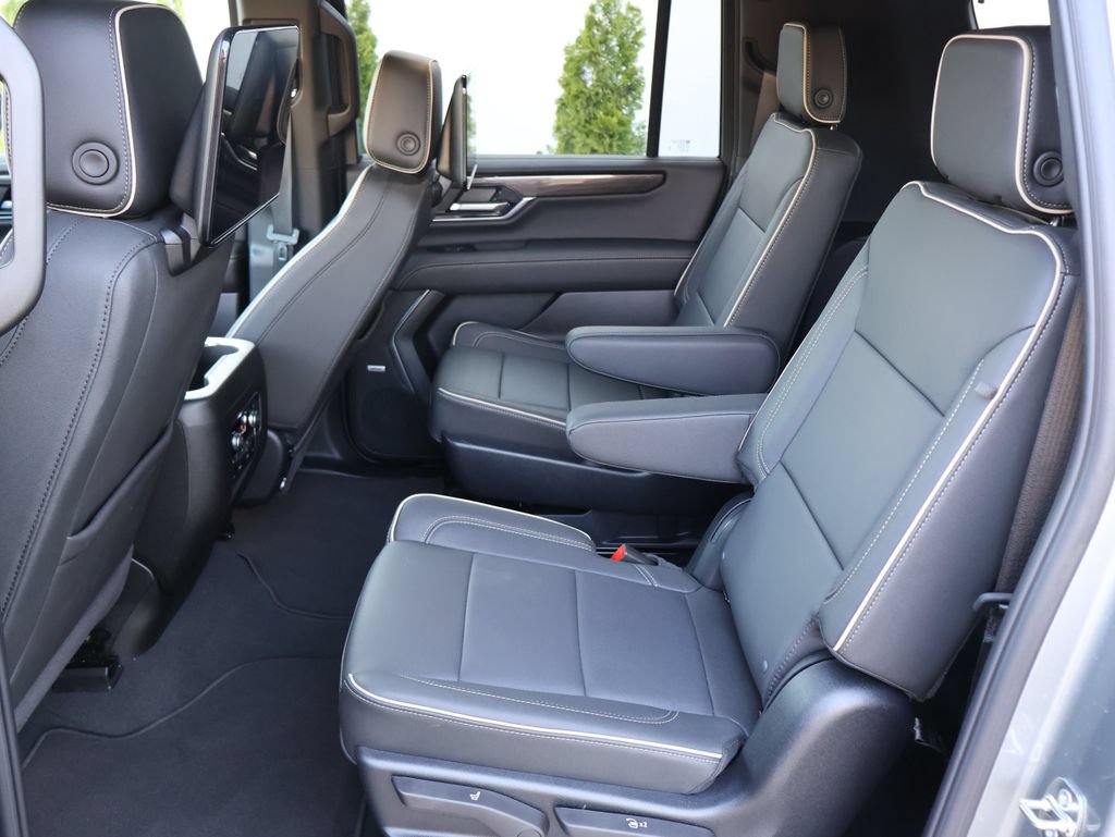 New 2026 GMC Yukon XL Elevation w/ Elevation Premium Package AWD/4WD image 9