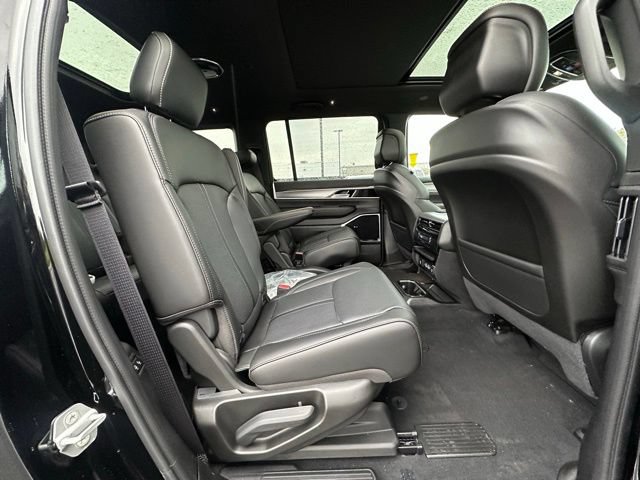 New 2026 Jeep Grand Wagoneer 4WD image 30