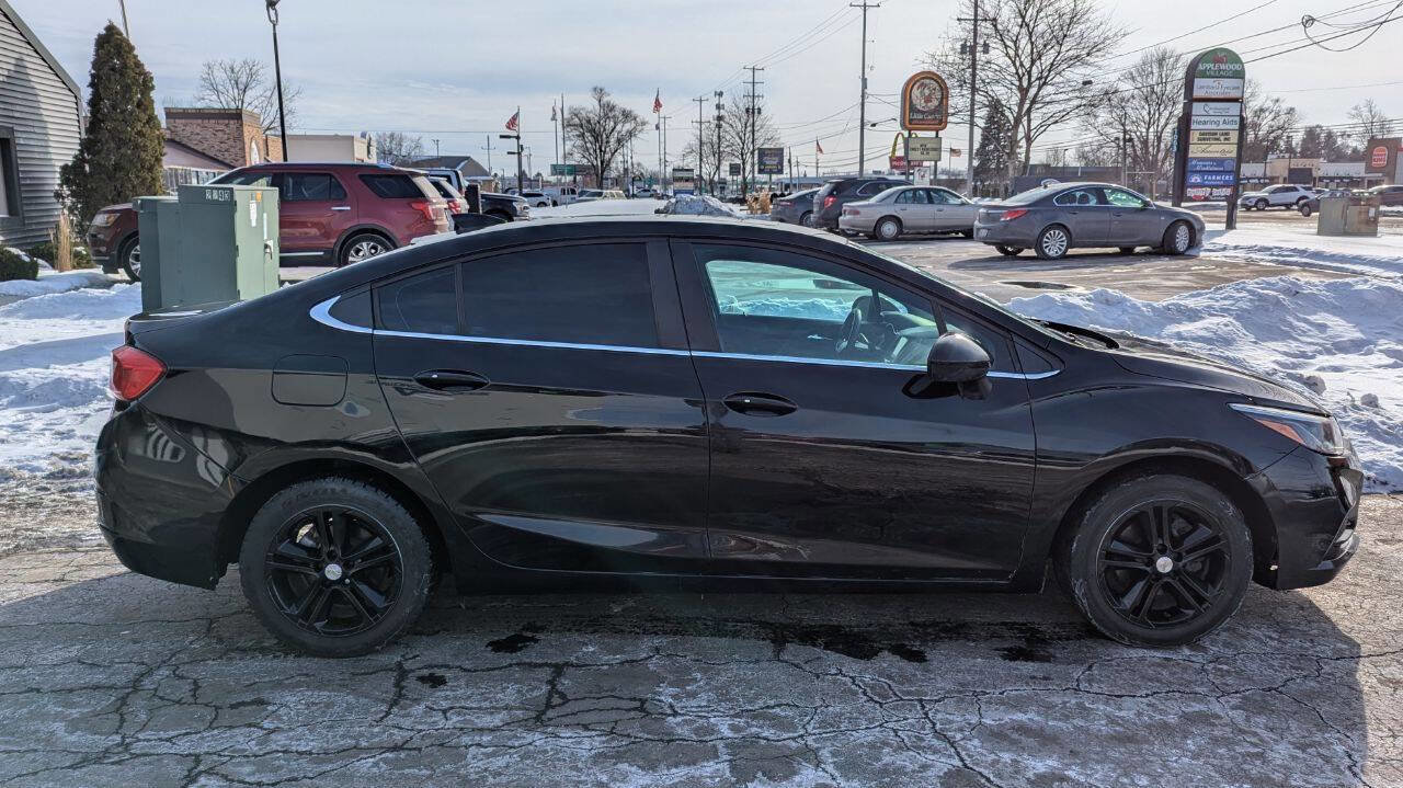 Used 2018 Chevrolet Cruze LT image 6