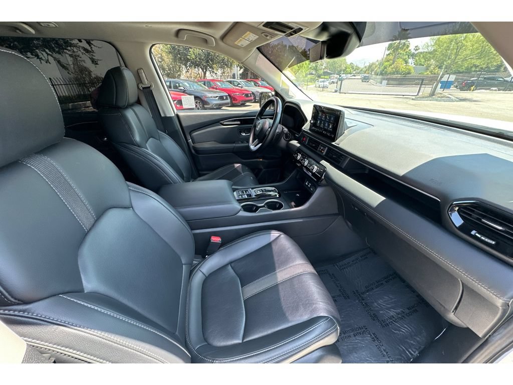 Certified 2025 Honda Pilot Touring image 20