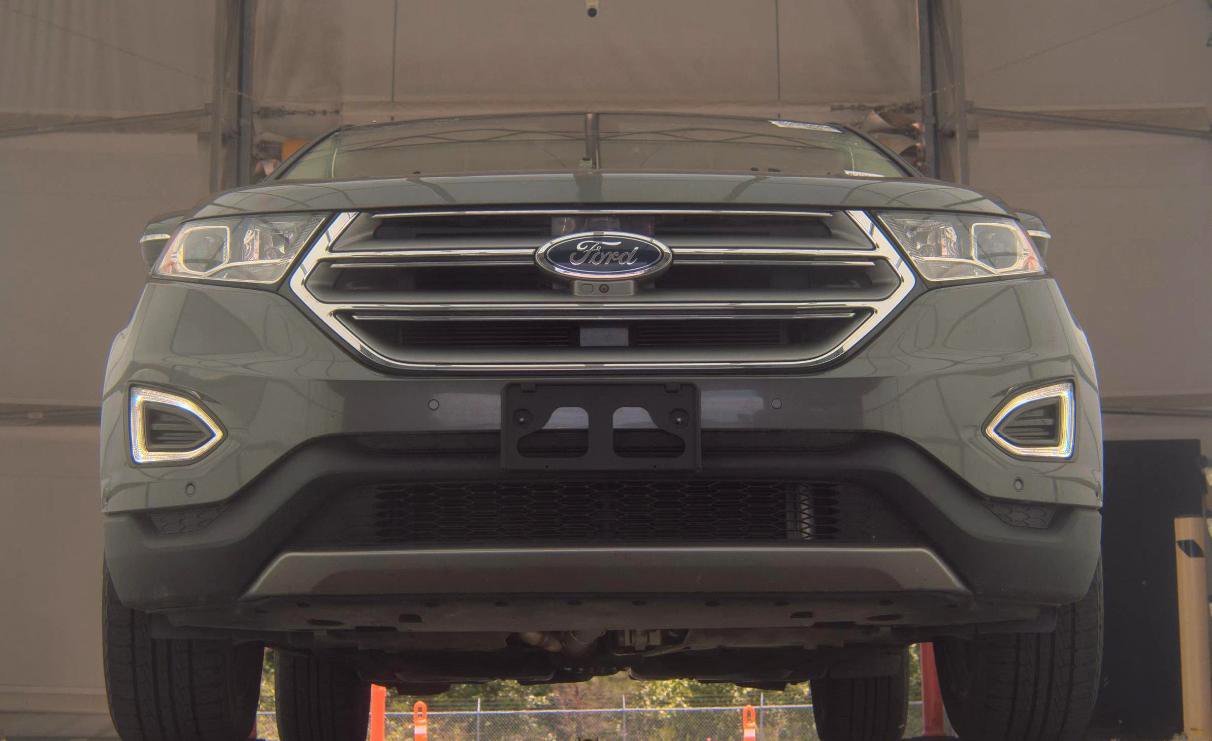 Used 2017 Ford Edge Titanium w/ Equipment Group 302A AWD/4WD image 3