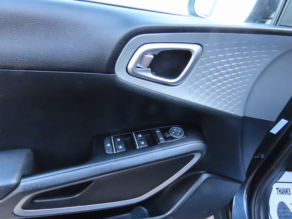 Used 2024 Kia Soul LX w/ Option Group 015 image 19