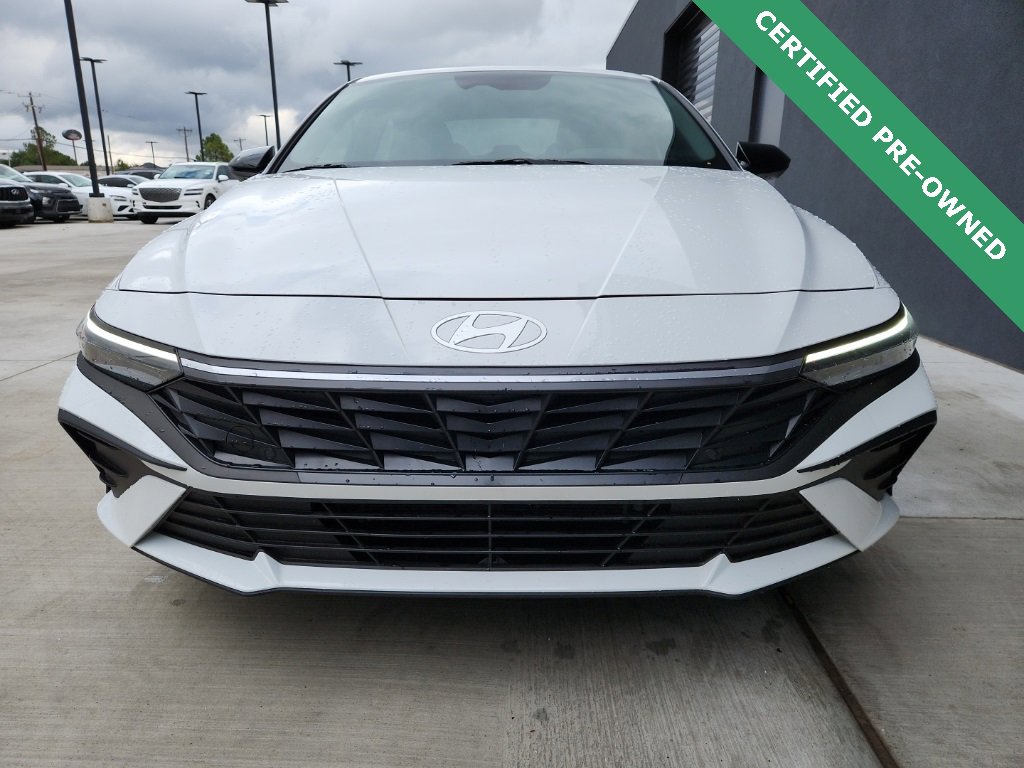 Certified 2025 Hyundai Elantra SEL image 2