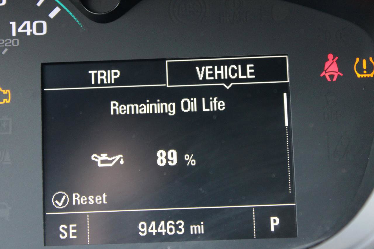 Used 2021 Chevrolet Trax LT w/ LT Convenience Package image 21