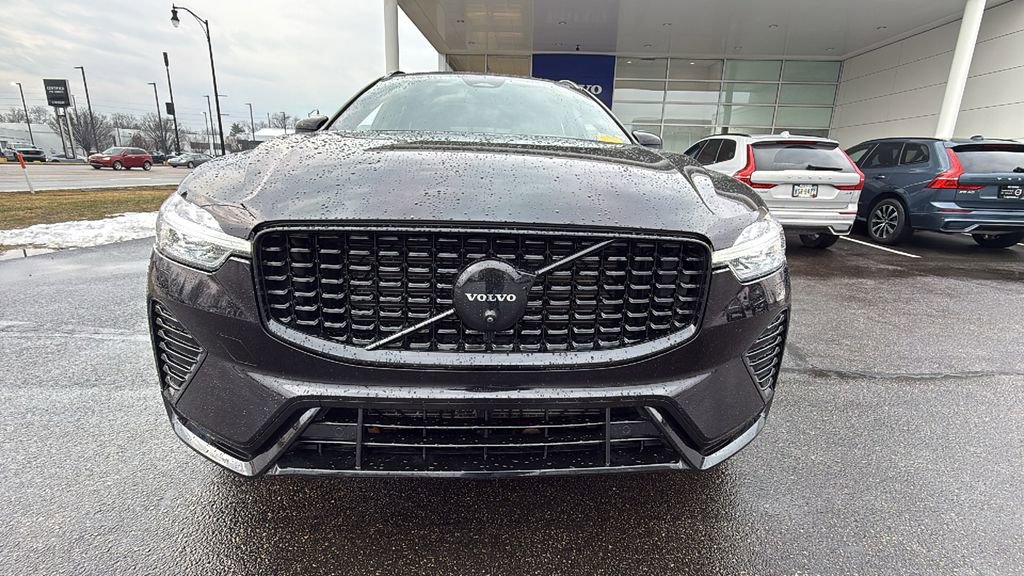 Certified 2024 Volvo XC60 B5 Ultimate w/ Climate Package image 34