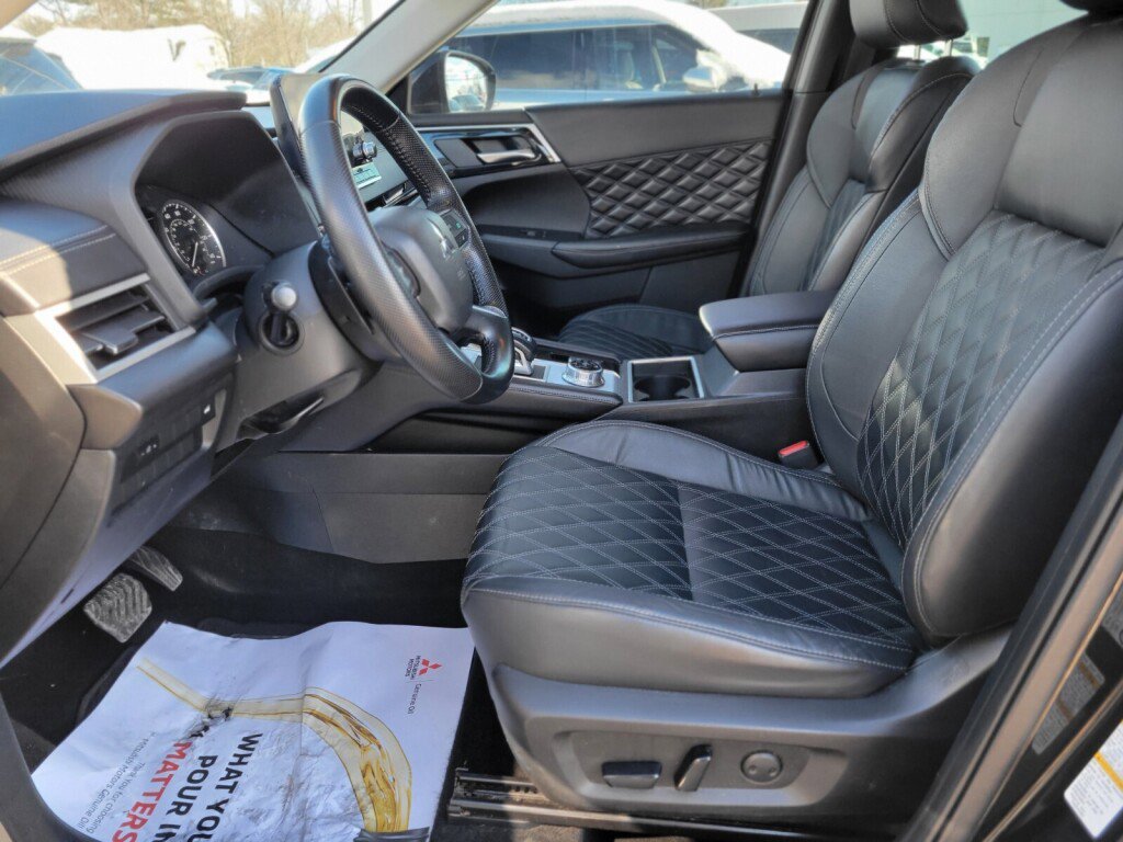 Used 2022 Mitsubishi Outlander SEL image 15