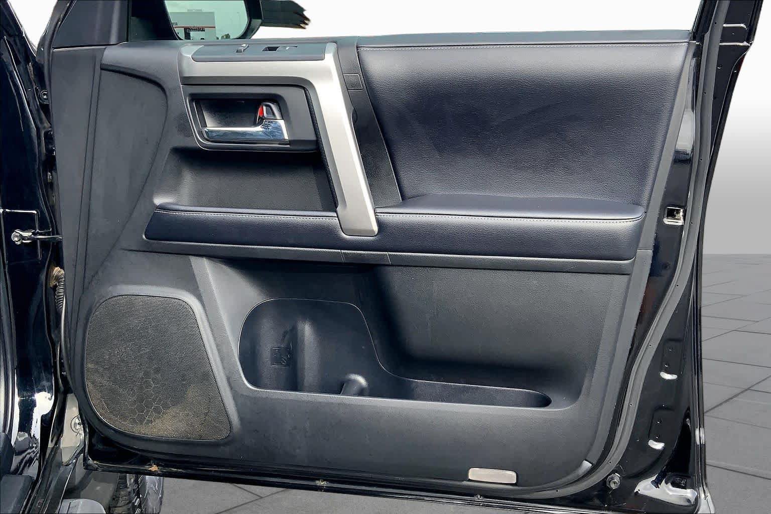 Used 2018 Toyota 4Runner SR5 Premium RWD image 23