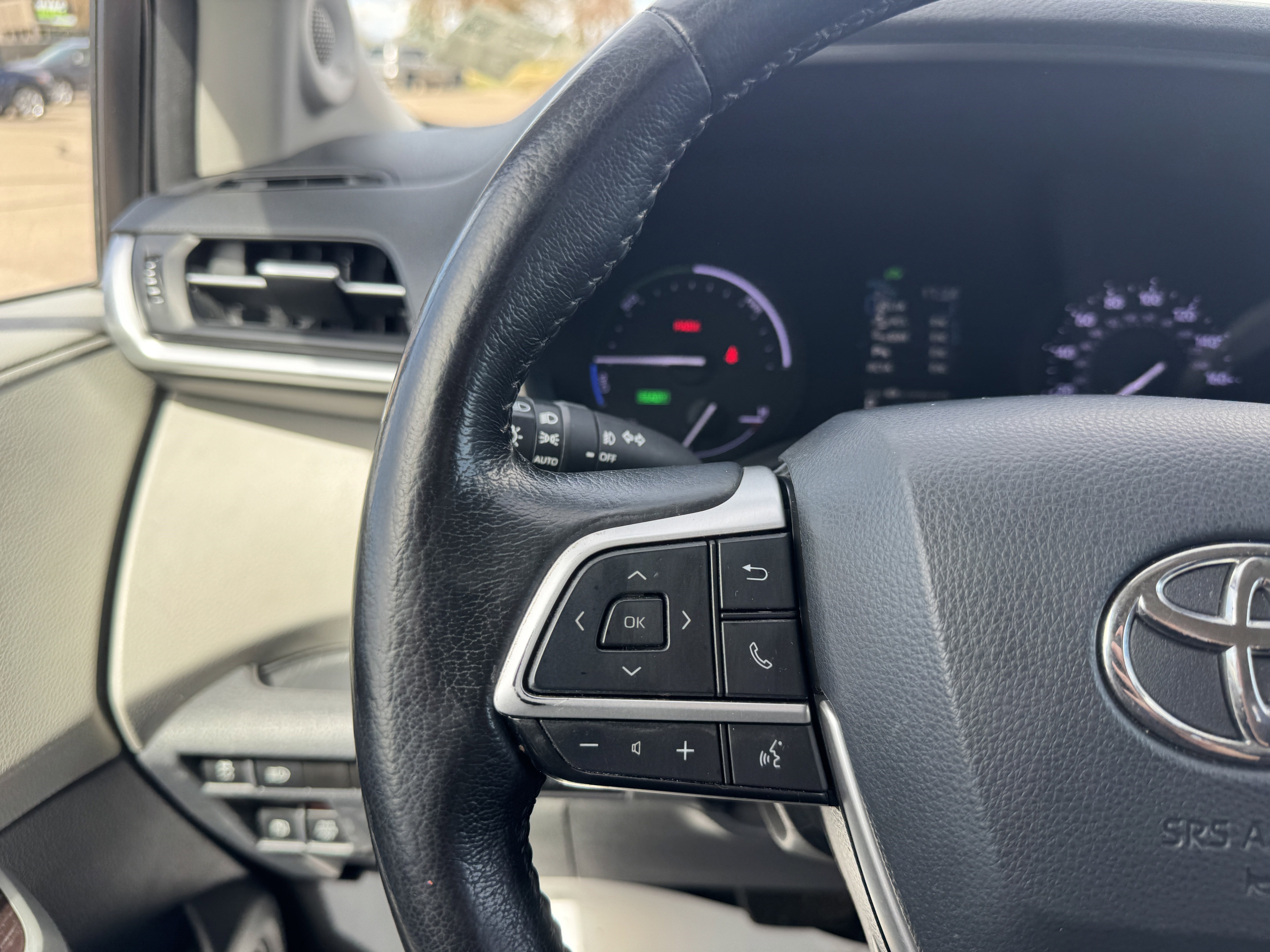 Used 2021 Toyota Sienna XLE w/ XLE Plus Package image 22