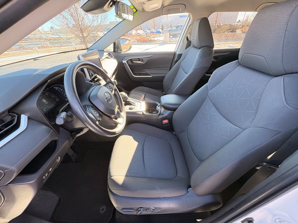 Used 2025 Toyota RAV4 XLE image 12