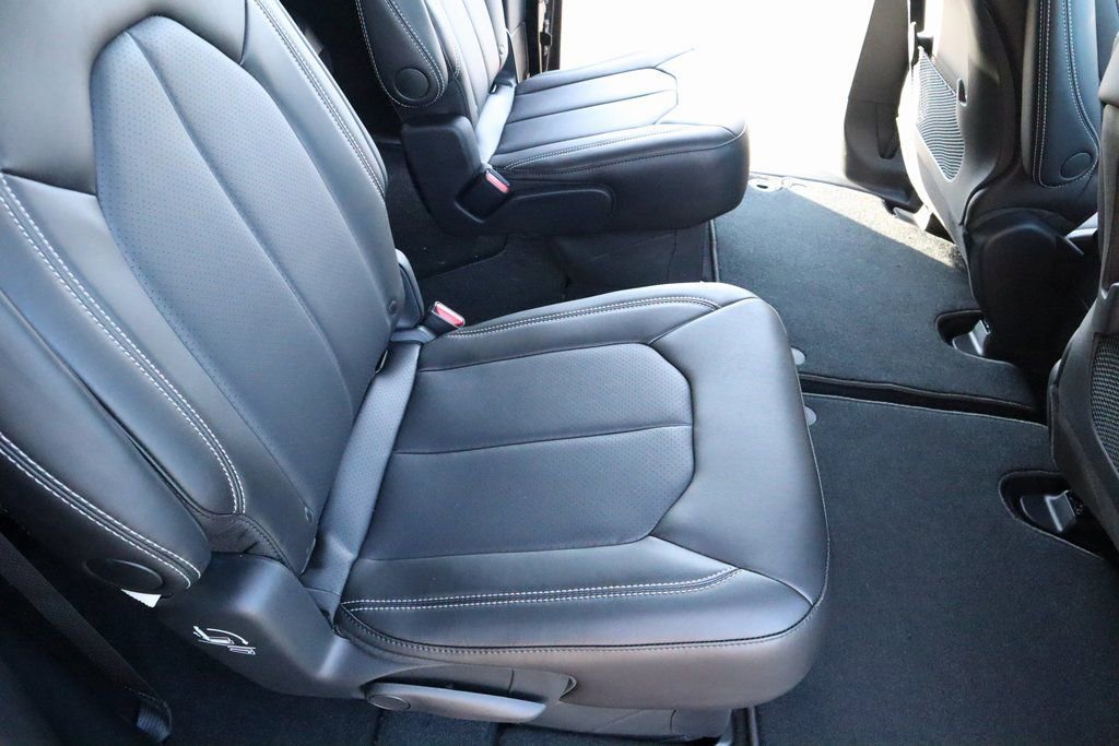 New 2026 Chrysler Voyager LX image 15