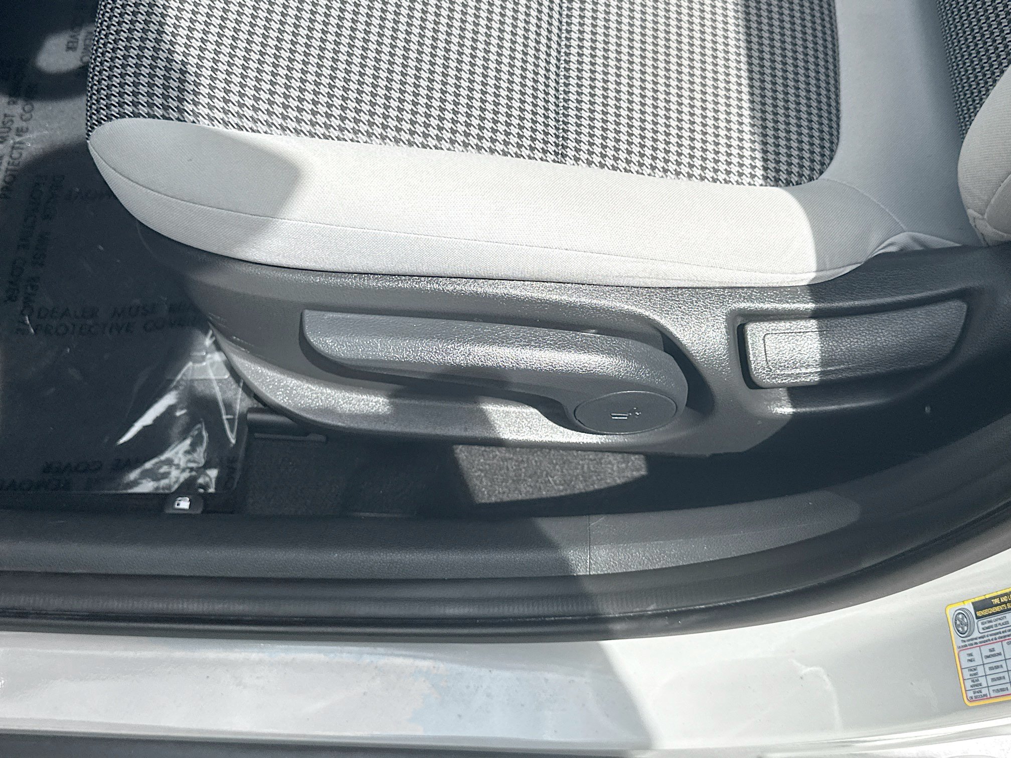 Used 2023 Hyundai Kona SE FWD image 15