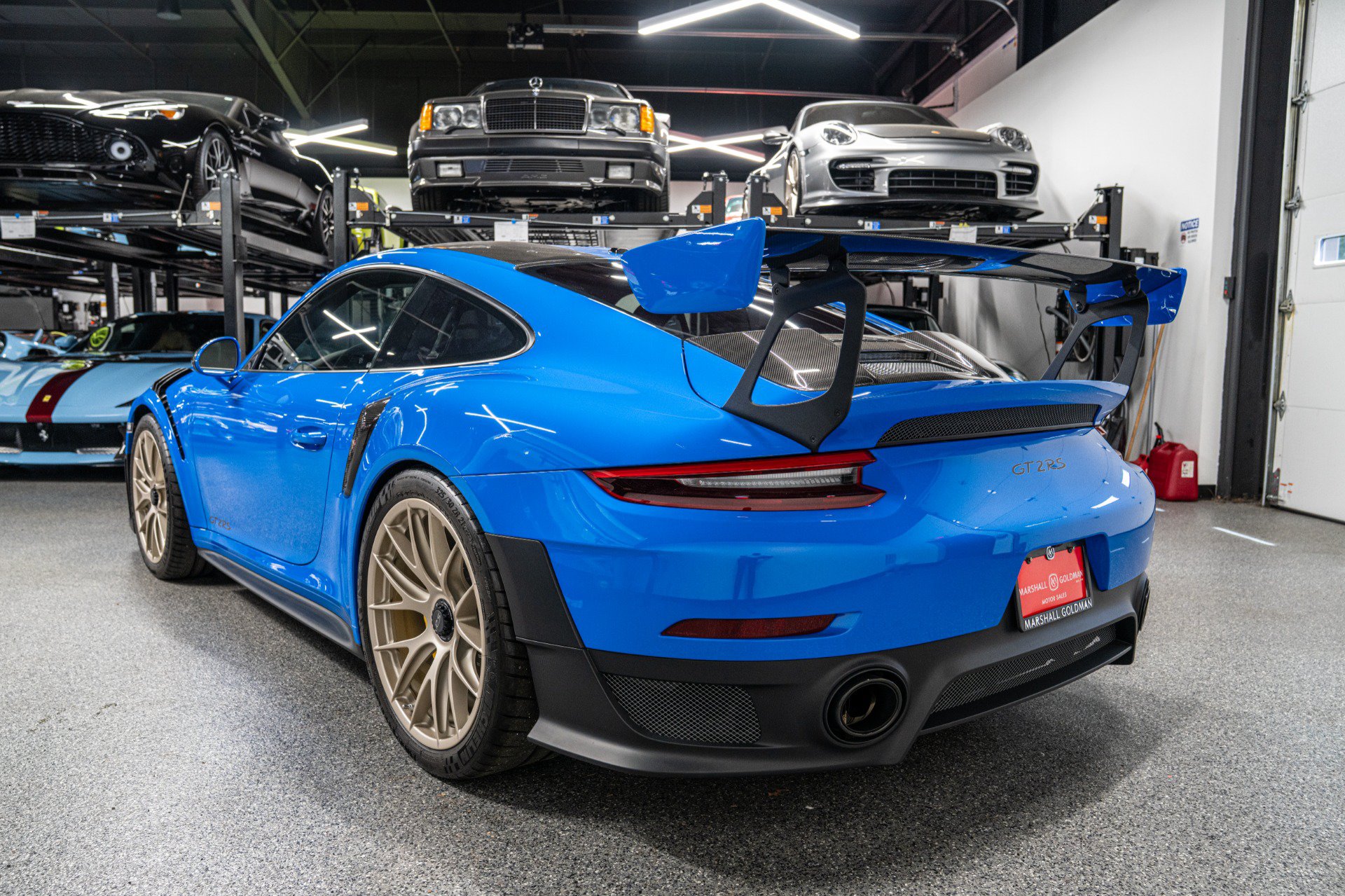 Used 2018 Porsche 911 GT2 RS RWD image 6