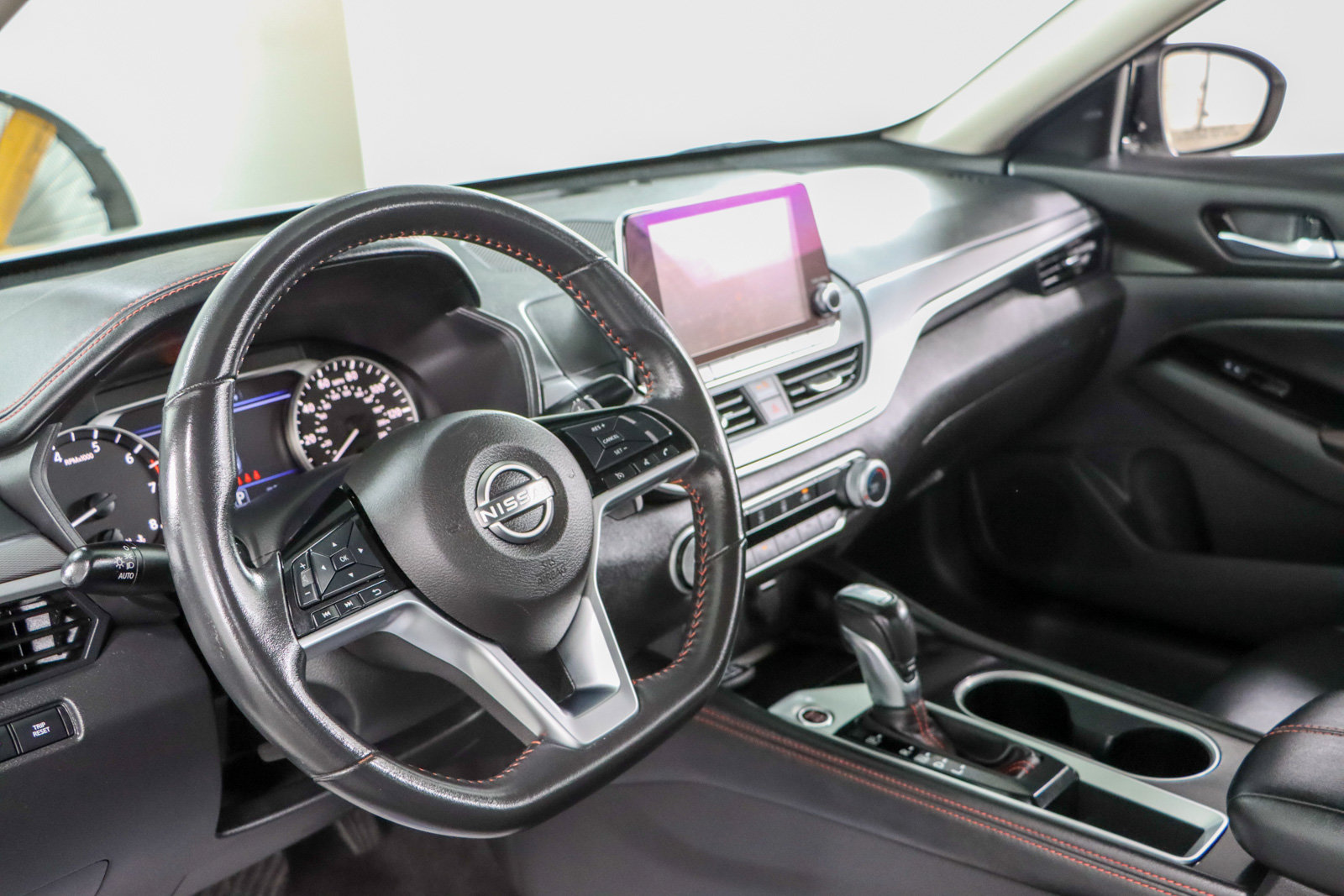 Used 2024 Nissan Altima 2.5 SR FWD image 22