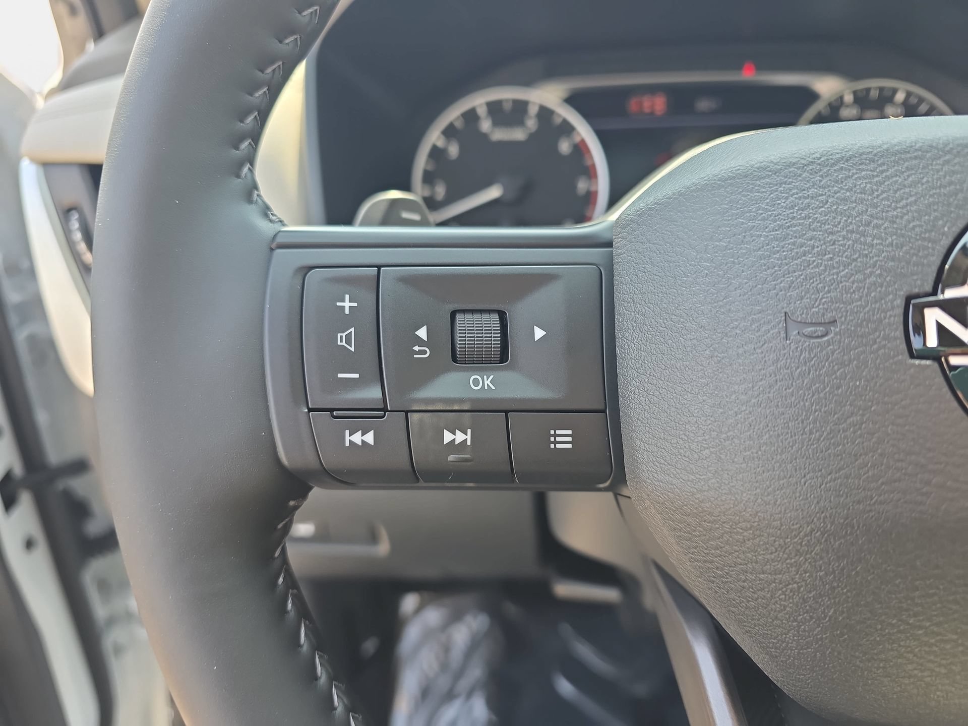 New 2026 Nissan Rogue Dark Armor FWD image 17