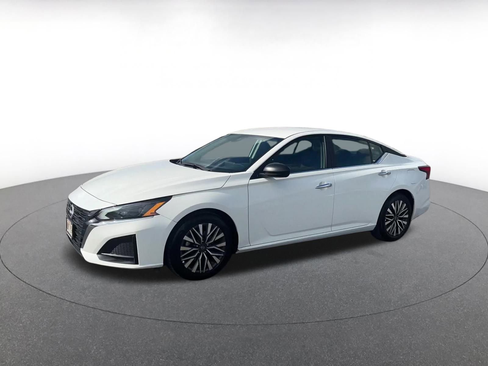 Used 2025 Nissan Altima 2.5 SV image 8