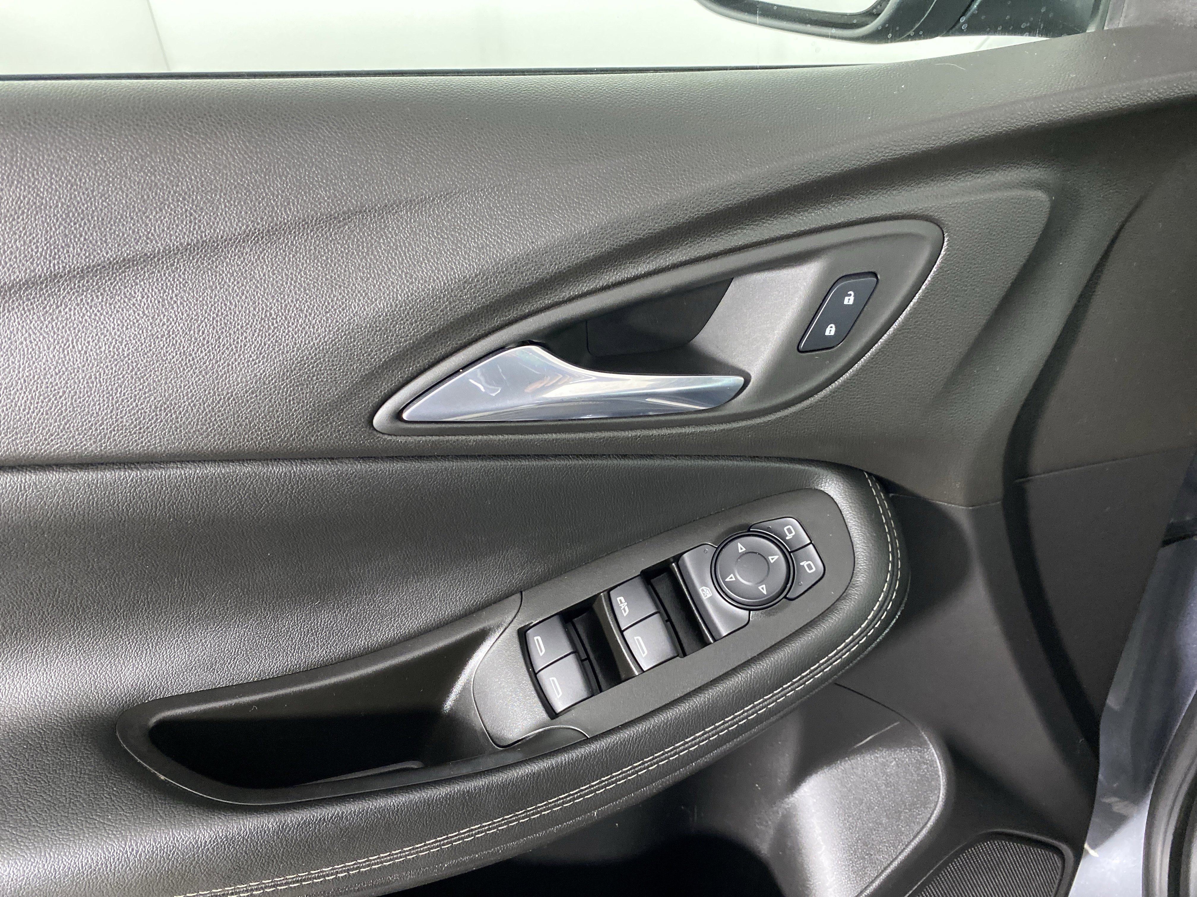 Used 2022 Buick Encore GX Preferred w/ Cold Weather Comfort Package image 14