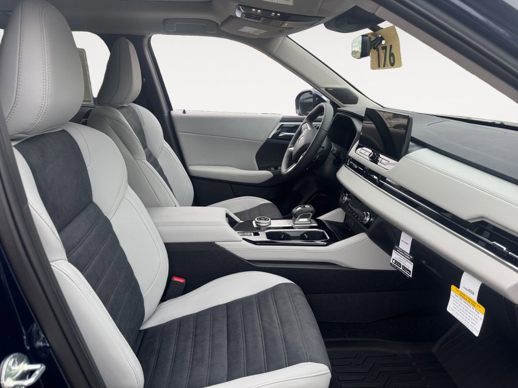 New 2026 Mitsubishi Outlander SE FWD image 15