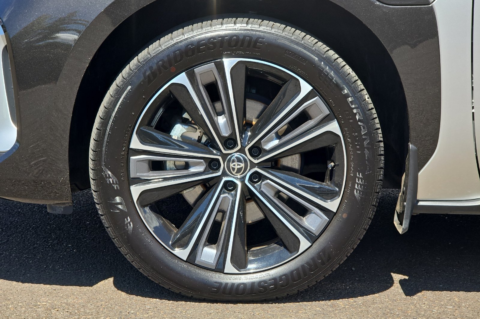 Certified 2023 Toyota bZ4X AWD image 26