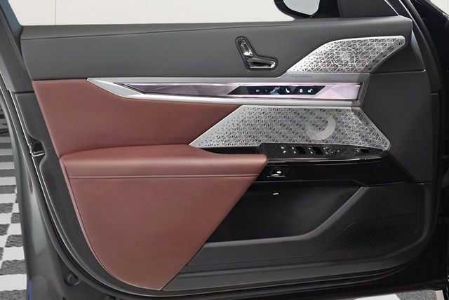 Used 2023 BMW 760i xDrive AWD/4WD image 20