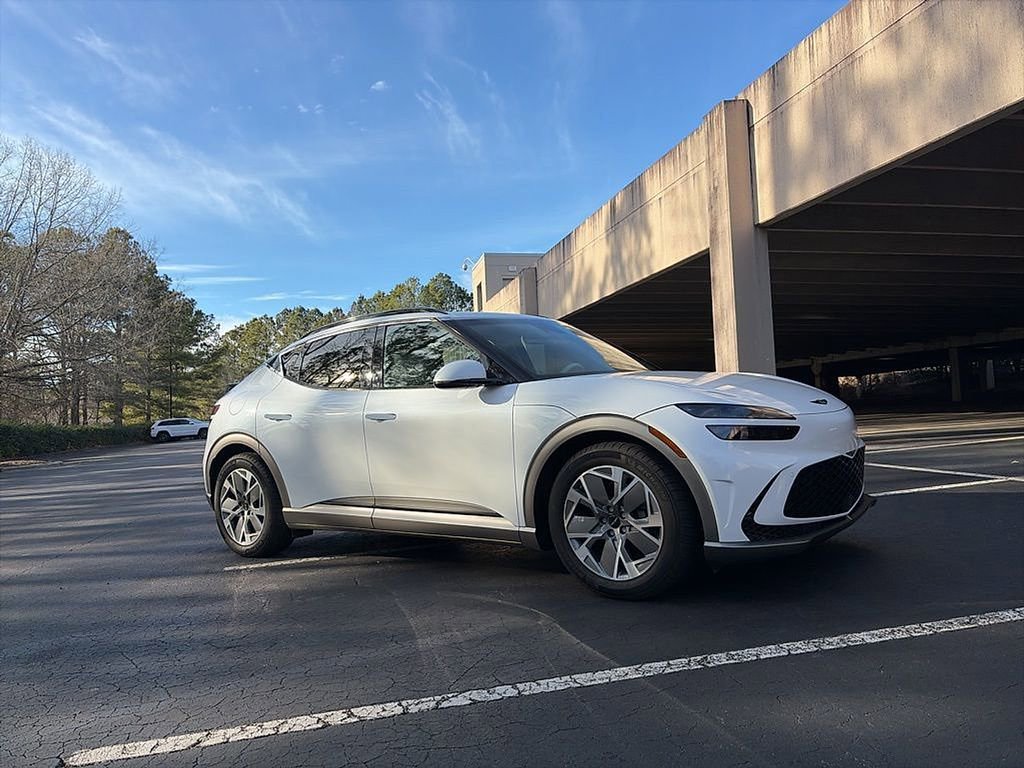 Used 2025 Genesis GV60 RWD image 2
