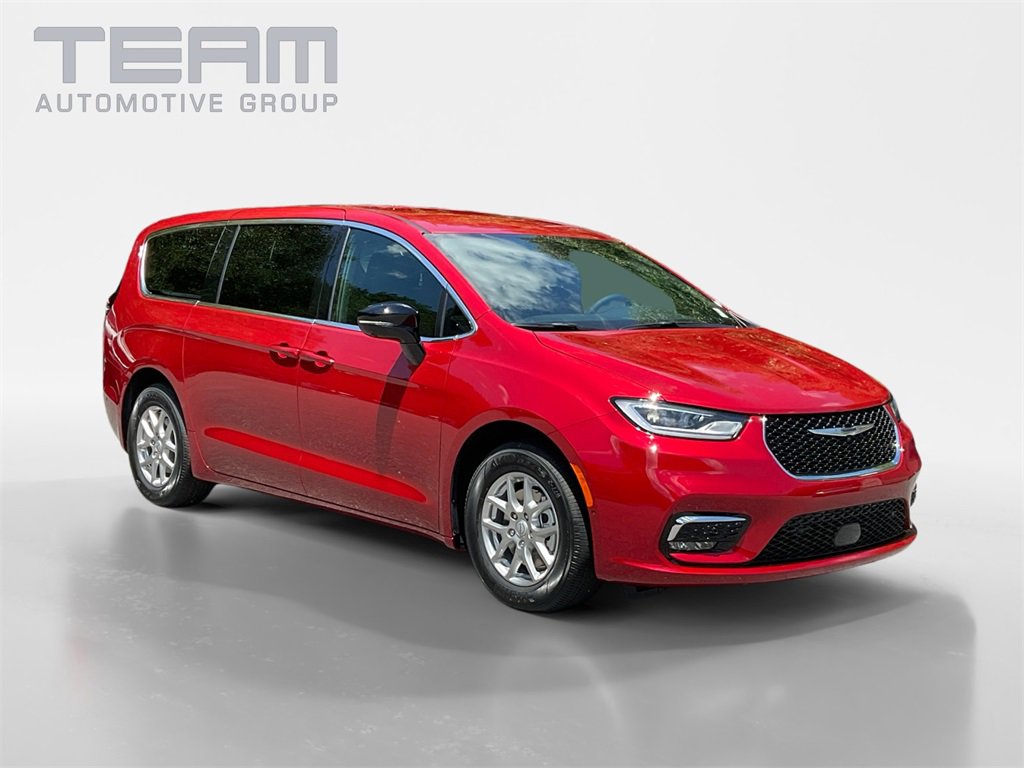 New 2025 Chrysler Pacifica Select