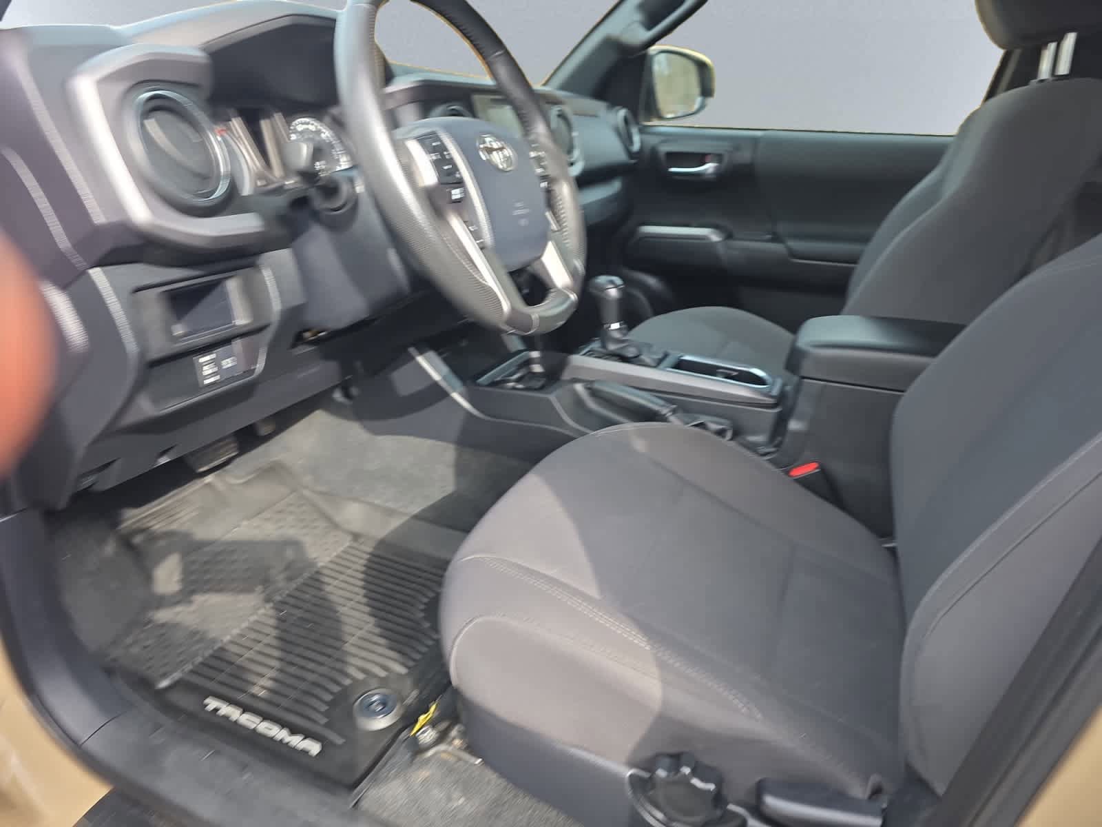 Used 2019 Toyota Tacoma TRD Sport AWD/4WD image 6