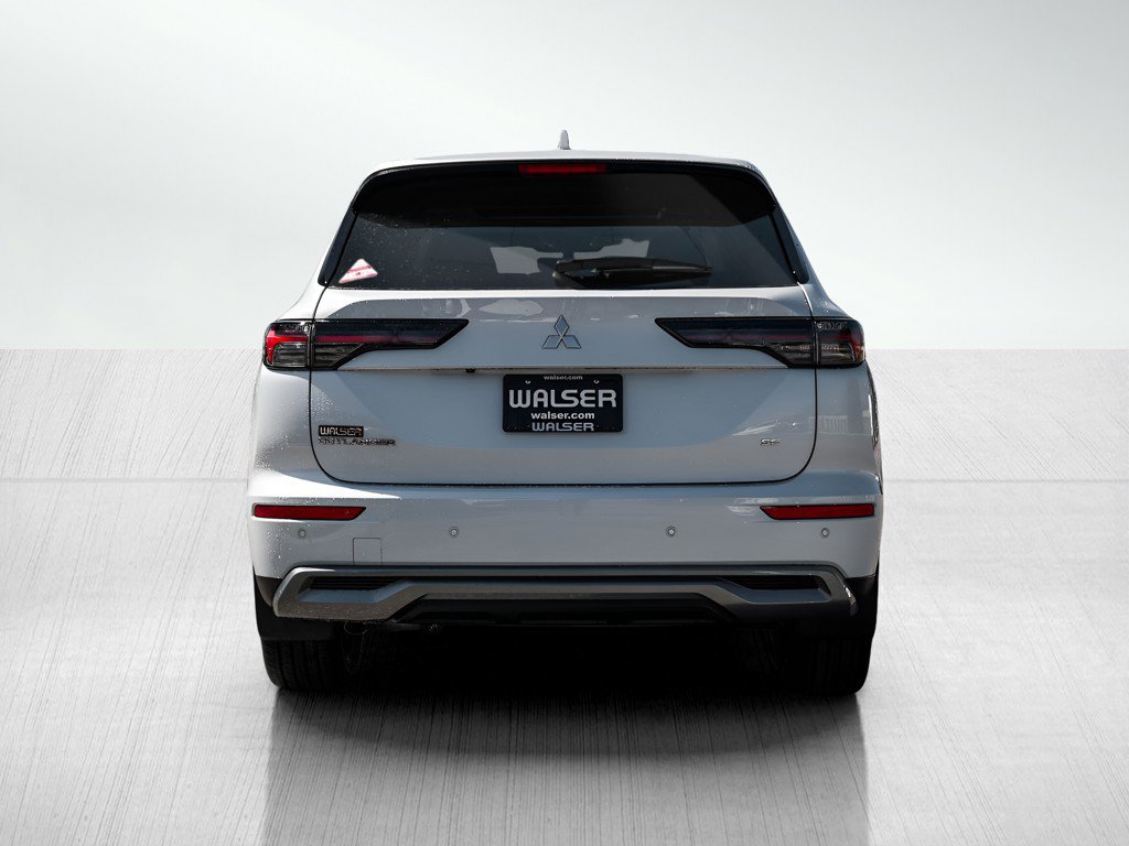 New 2026 Mitsubishi Outlander SE image 5