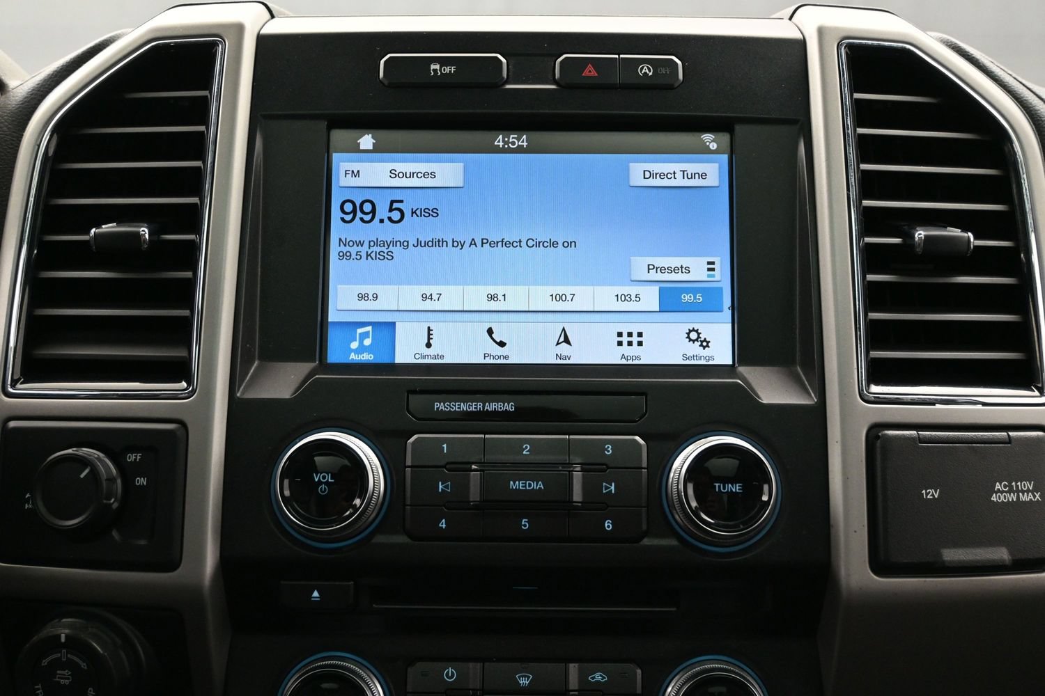 Used 2018 Ford F150 Lariat RWD image 29
