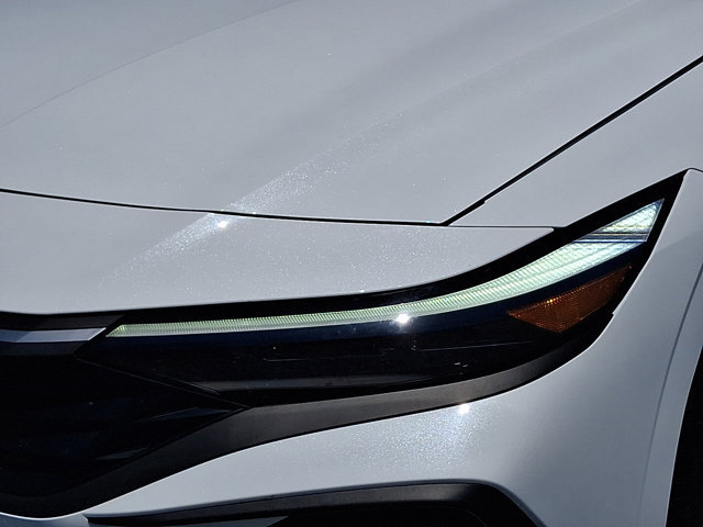 Certified 2025 Hyundai Elantra SEL FWD image 9
