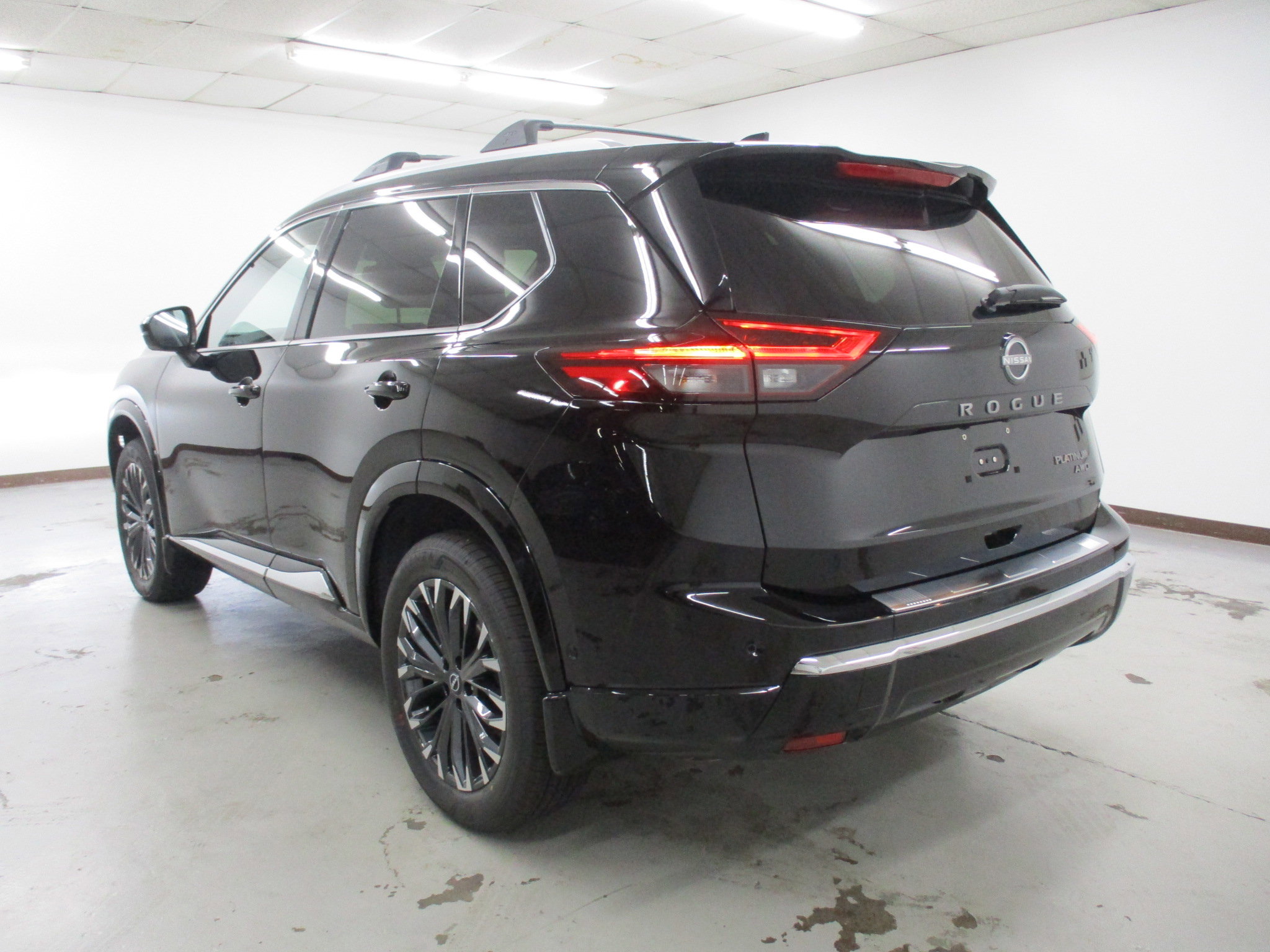 New 2026 Nissan Rogue Platinum w/ Platinum Premium Package image 3