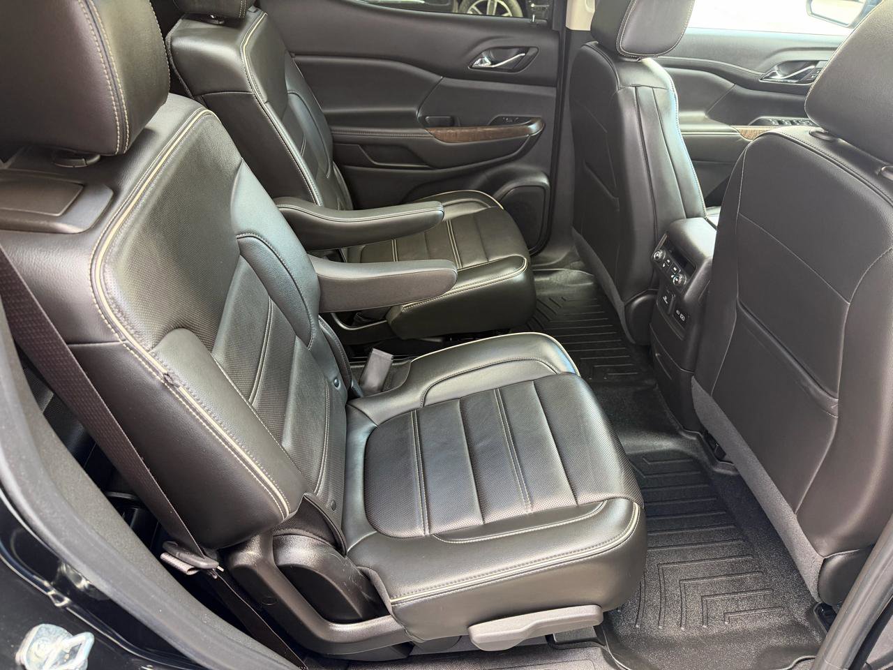 Used 2023 GMC Acadia Denali w/ Denali Ultimate Package image 13