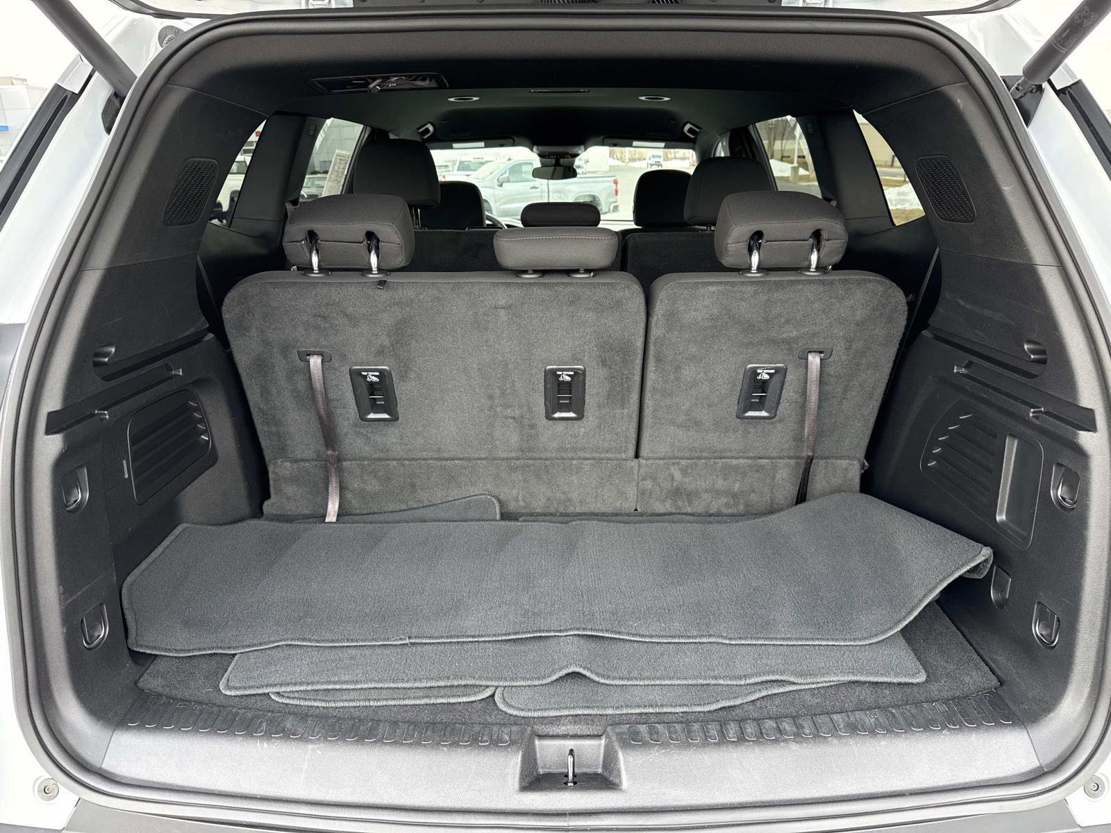 Used 2025 GMC Acadia Elevation image 20