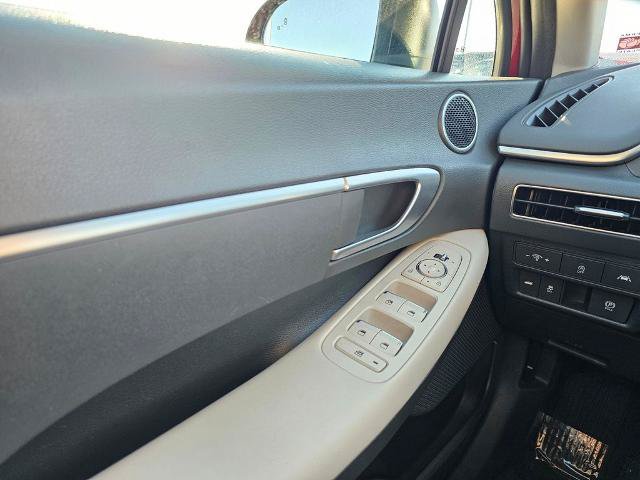 Used 2023 Hyundai Sonata SE FWD image 32