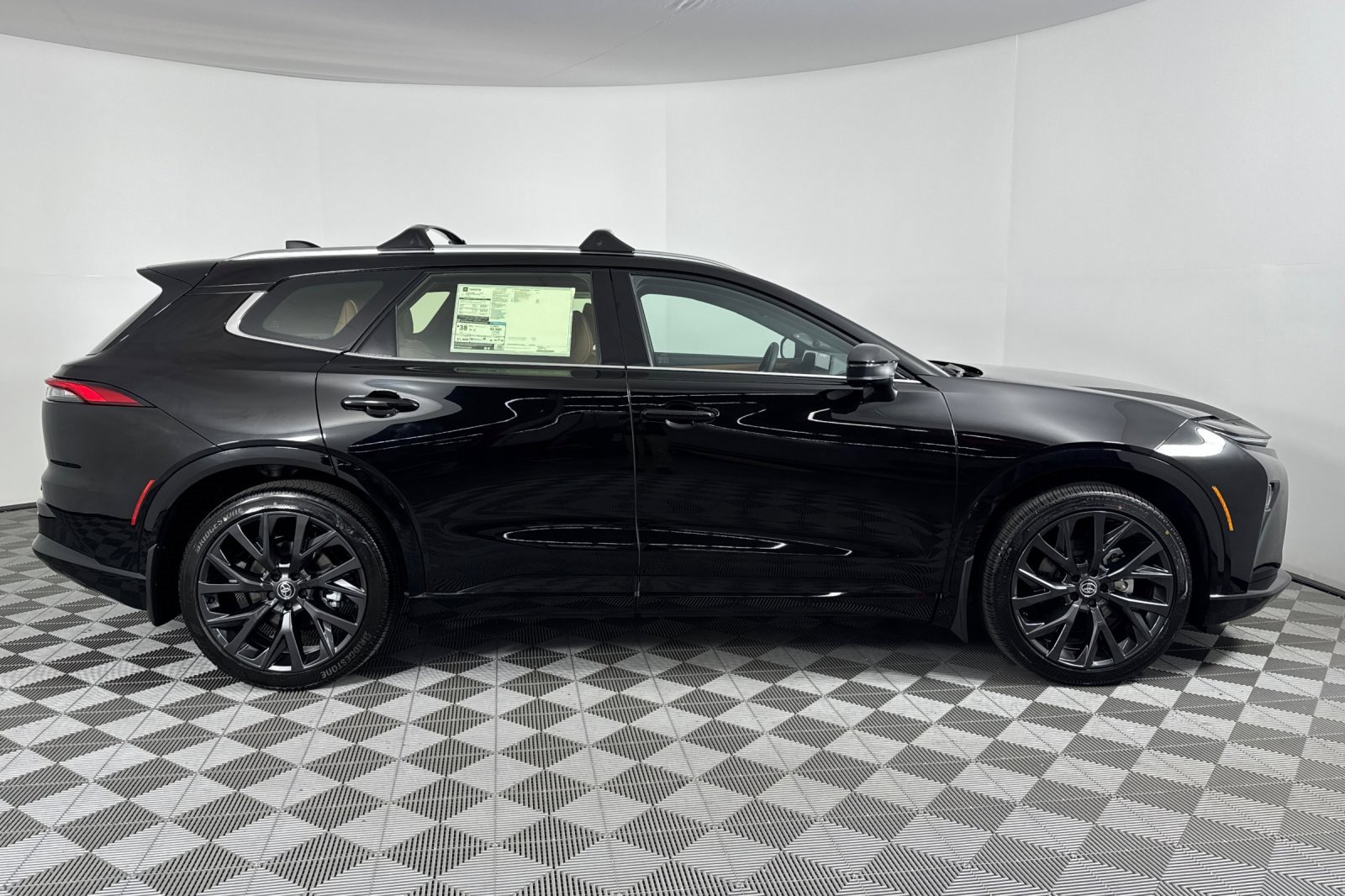 New 2025 Toyota Crown Signia image 3