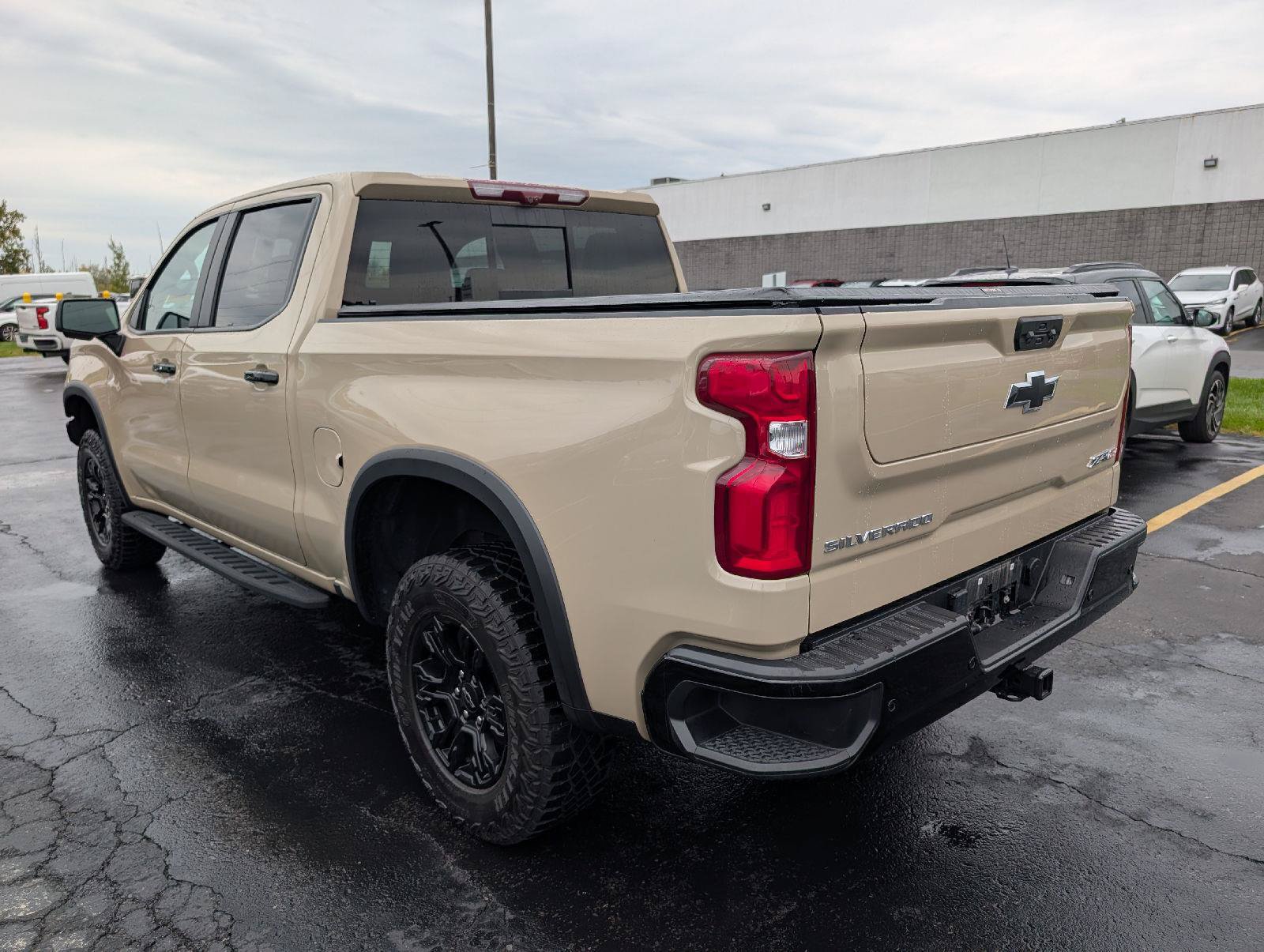 Used 2022 Chevrolet Silverado 1500 ZR2 w/ Technology Package AWD/4WD image 6