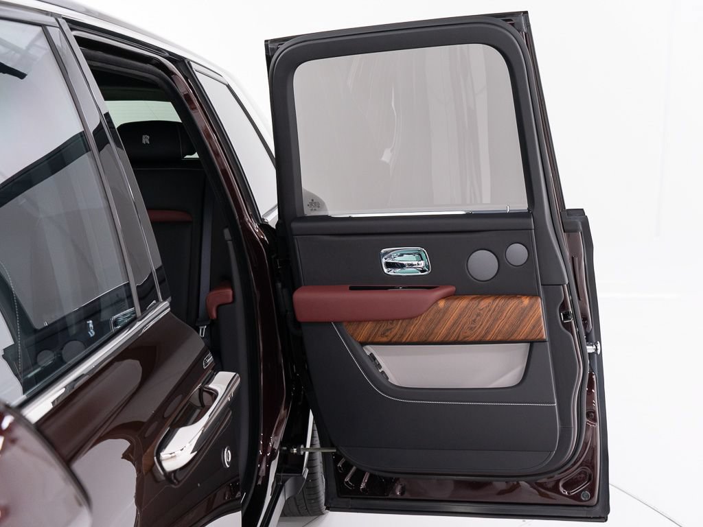 Certified 2023 Rolls-Royce Cullinan AWD/4WD image 21