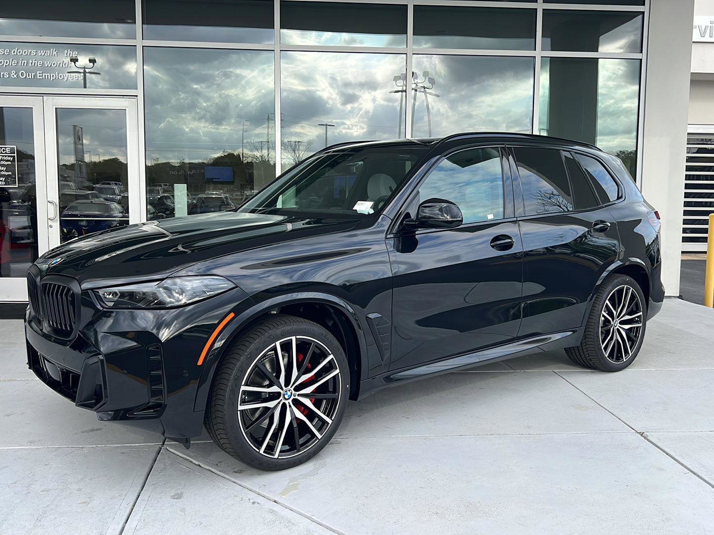 New 2026 BMW X5 xDrive40i w/ M Sport Package